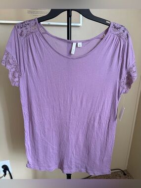 NWT Nordstrom Frenchi Lavender Short Sleeve Tee with Lace Trim Size Large